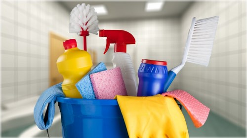 Glossy Cleaners storefront showcasing professional cleaning services